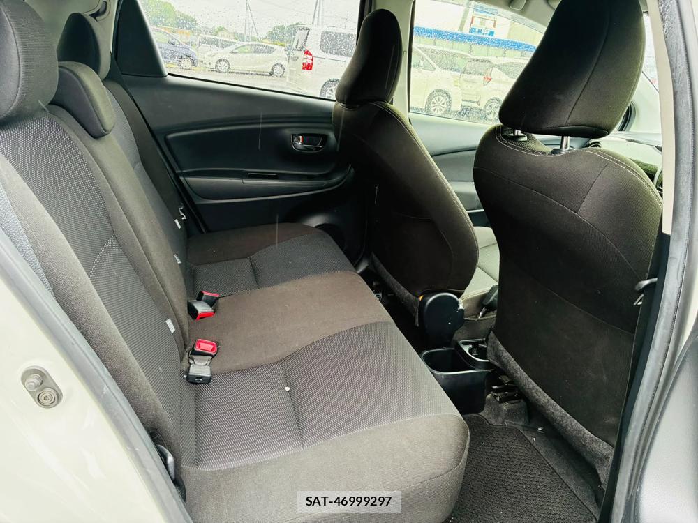 Toyota VITZ HYBRID 2019-05 7605442-8