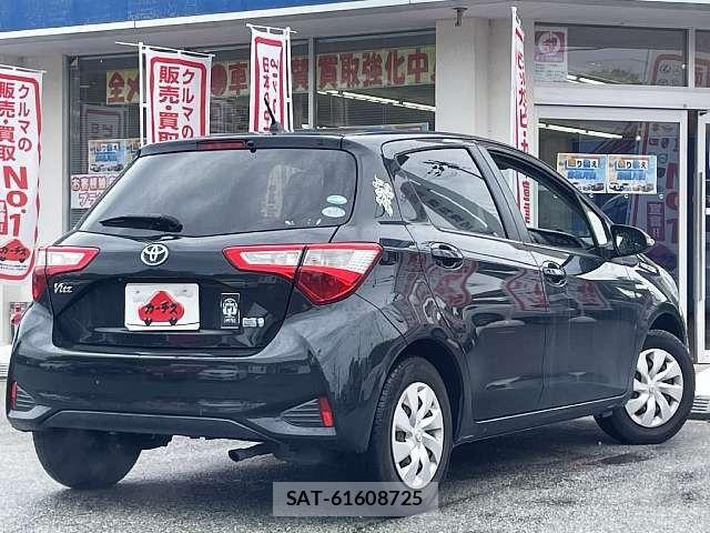 Toyota VITZ HYBRID 2017-06 7730399-2