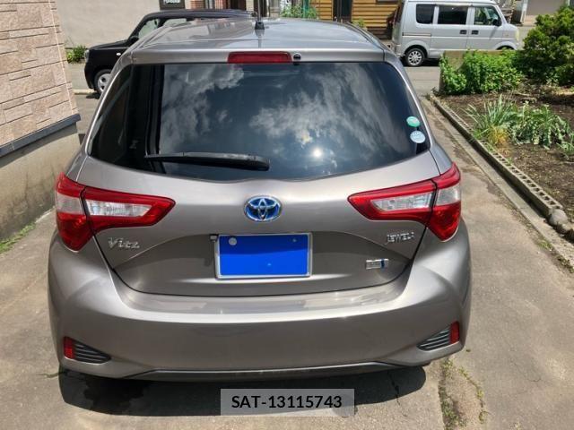Toyota VITZ HYBRID 2017-03 7730406-1
