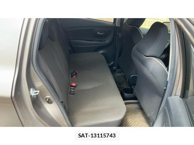 Toyota VITZ HYBRID 2017-03 7730406-24