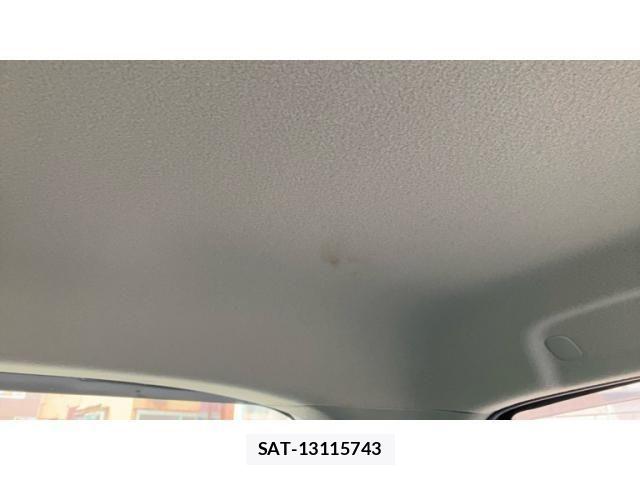 Toyota VITZ HYBRID 2017-03 7730406-28
