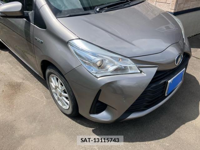 Toyota VITZ HYBRID 2017-03 7730406-2