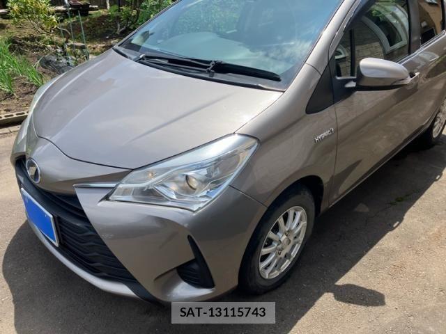 Toyota VITZ HYBRID 2017-03 7730406-3