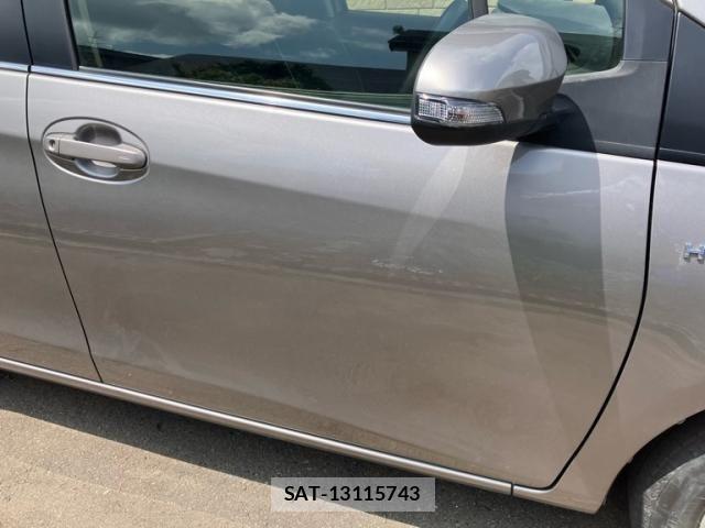 Toyota VITZ HYBRID 2017-03 7730406-4