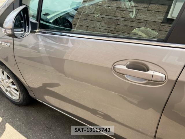 Toyota VITZ HYBRID 2017-03 7730406-7