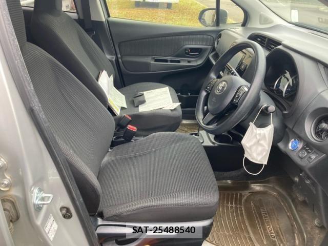Toyota VITZ HYBRID 2017-06 7730408-15
