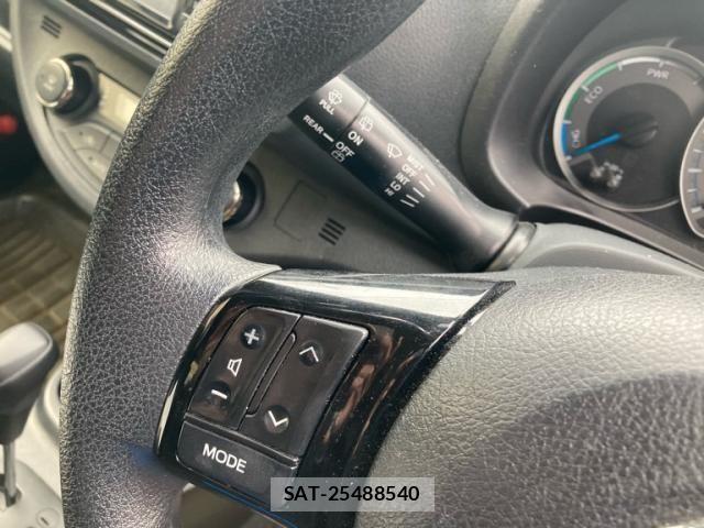 Toyota VITZ HYBRID 2017-06 7730408-20