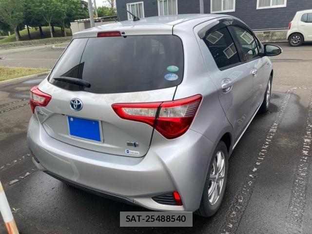 Toyota VITZ HYBRID 2017-06 7730408-8