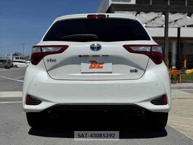 Toyota VITZ HYBRID 2018-12 8076059-13
