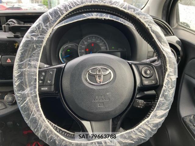 Toyota VITZ HYBRID 2018-07 8102534-15