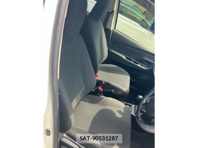 Toyota VITZ HYBRID 2019-09 8102533-9