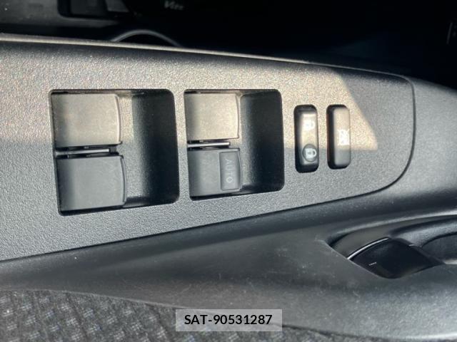 Toyota VITZ HYBRID 2019-09 8102533-23