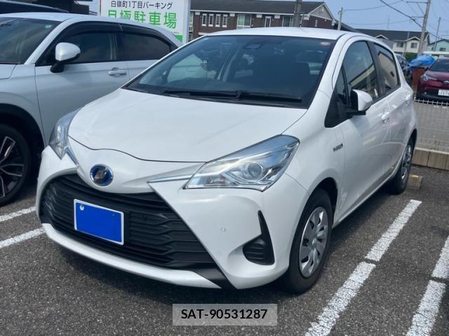 Toyota VITZ HYBRID 2019-09 8102533-2