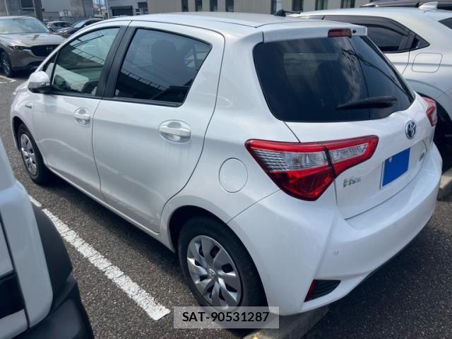 Toyota VITZ HYBRID 2019-09 8102533-3