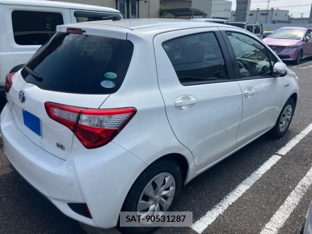 Toyota VITZ HYBRID 2019-09 8102533-4