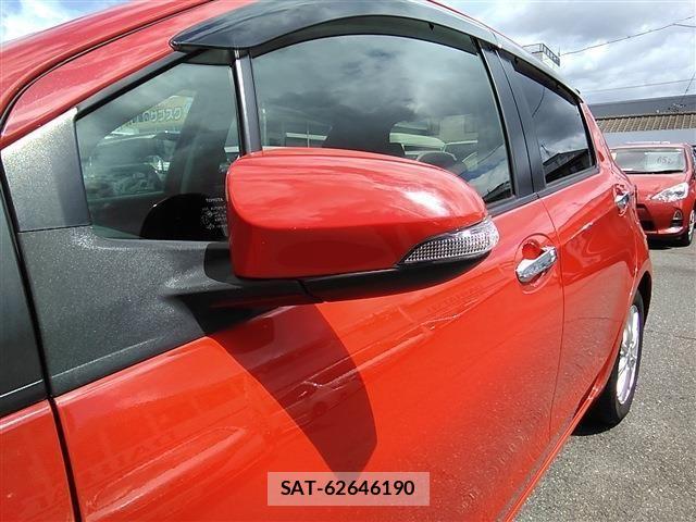 Toyota VITZ HYBRID 2018-09 8102532-11