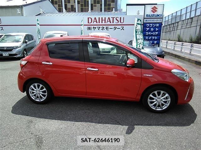 Toyota VITZ HYBRID 2018-09 8102532-5