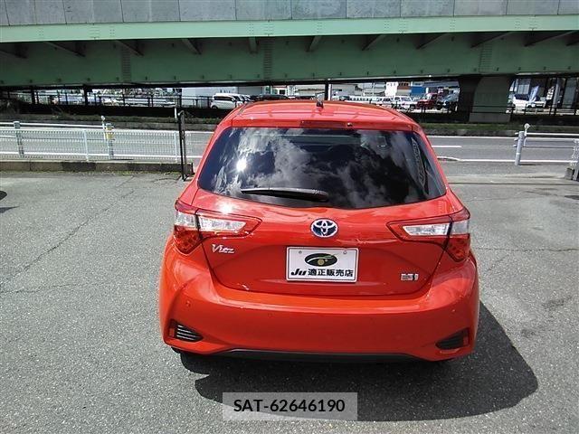 Toyota VITZ HYBRID 2018-09 8102532-6