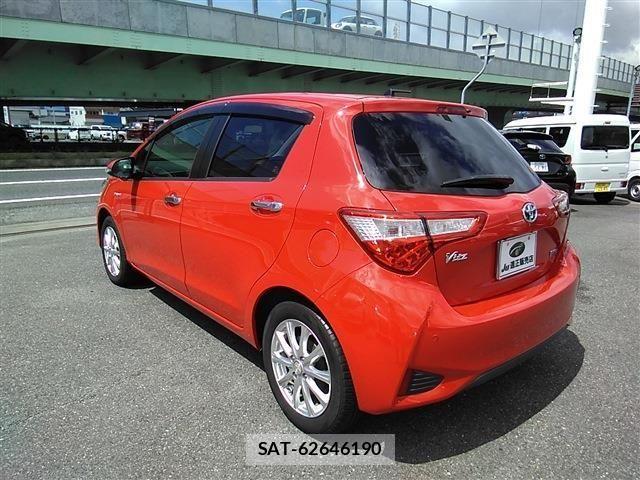 Toyota VITZ HYBRID 2018-09 8102532-7