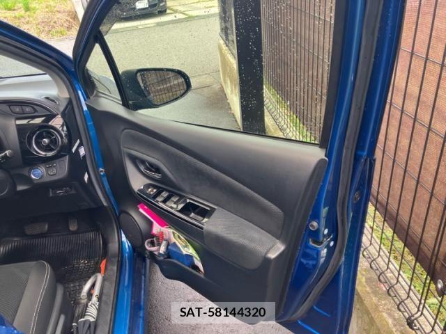 Toyota VITZ HYBRID 2017-10 8210881-11