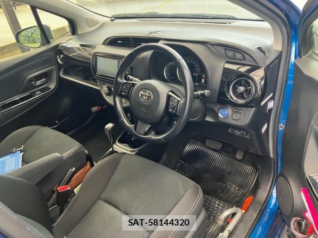 Toyota VITZ HYBRID 2017-10 8210881-12