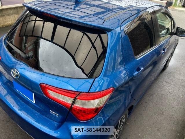 Toyota VITZ HYBRID 2017-10 8210881-4