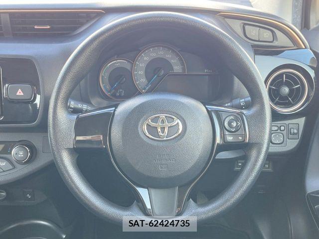 Toyota VITZ HYBRID 2019-03 8210880-11
