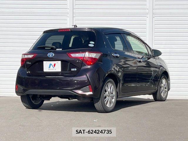 Toyota VITZ HYBRID 2019-03 8210880-17