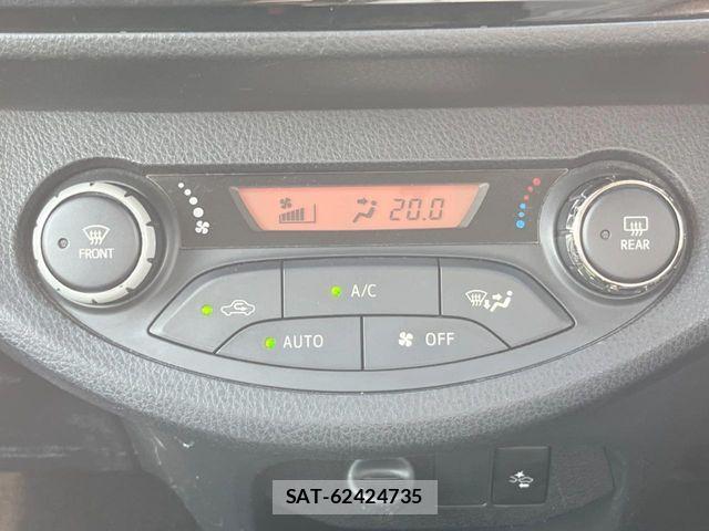 Toyota VITZ HYBRID 2019-03 8210880-6