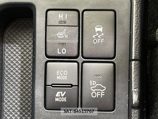 Toyota VITZ HYBRID 2017-10 8232305-5