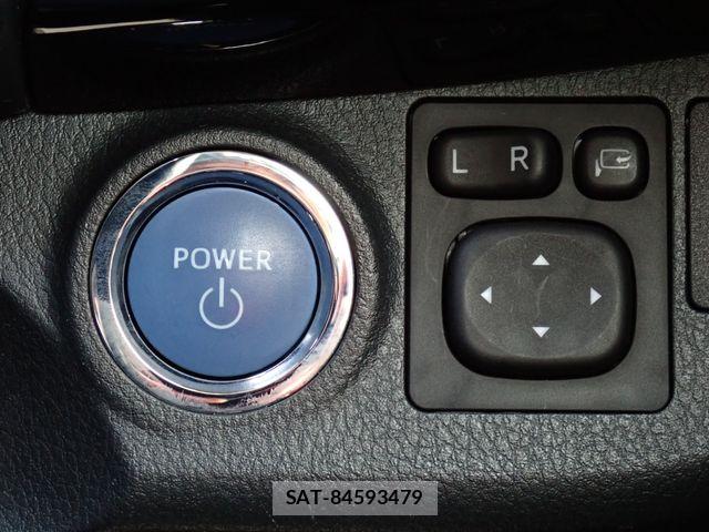 Toyota VITZ HYBRID 2019-06 8247077-10