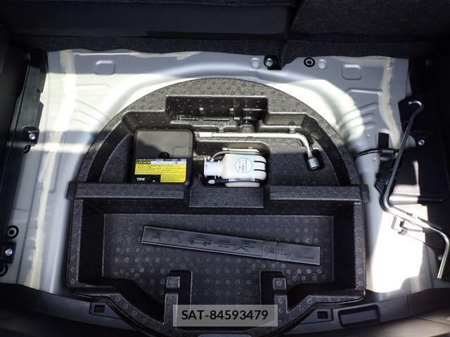 Toyota VITZ HYBRID 2019-06 8247077-16