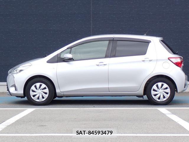 Toyota VITZ HYBRID 2019-06 8247077-17