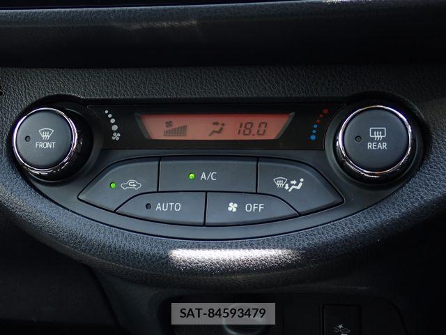Toyota VITZ HYBRID 2019-06 8247077-8