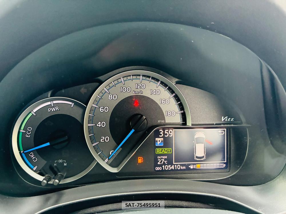 Toyota VITZ HYBRID 2017-11 8252232-15