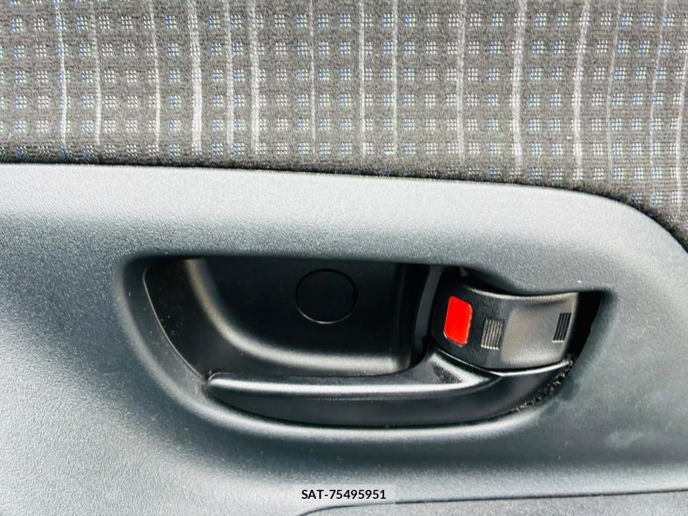 Toyota VITZ HYBRID 2017-11 8252232-20
