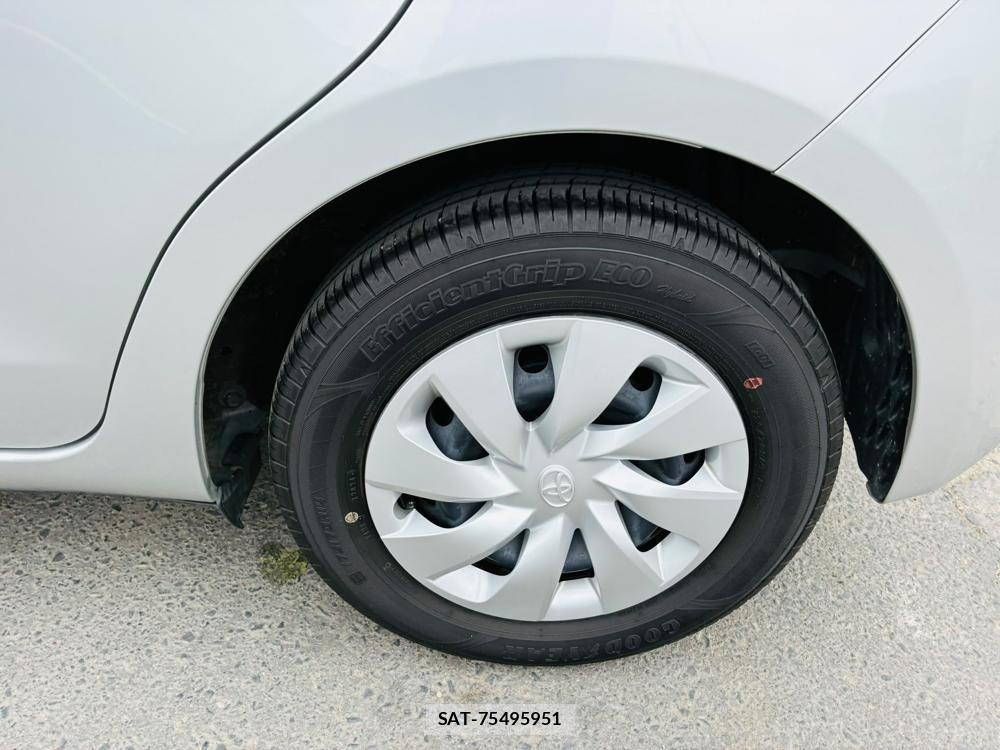 Toyota VITZ HYBRID 2017-11 8252232-30
