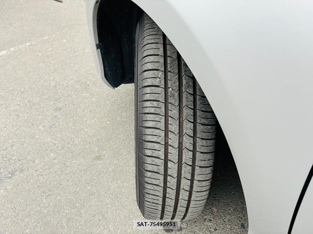 Toyota VITZ HYBRID 2017-11 8252232-31