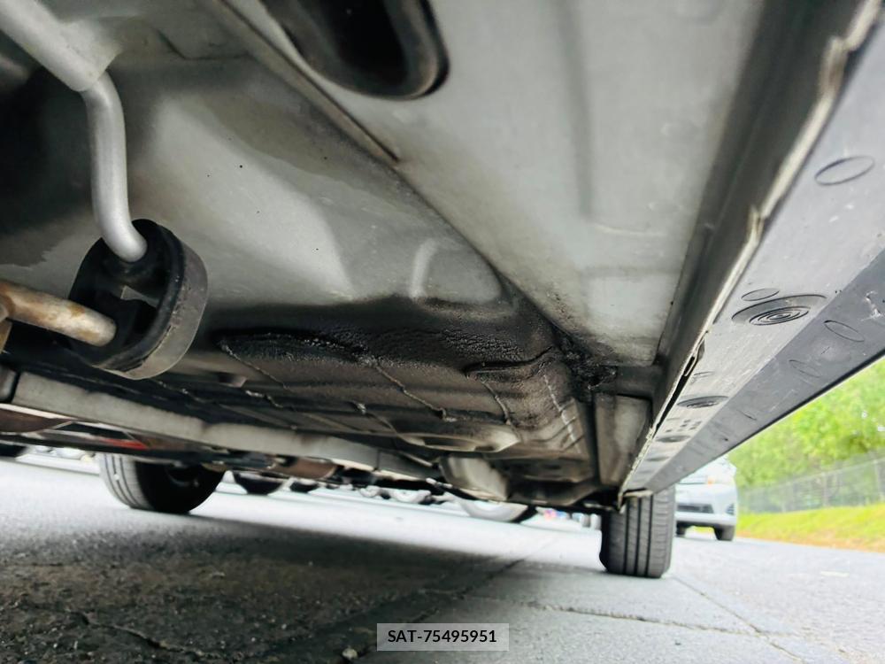 Toyota VITZ HYBRID 2017-11 8252232-37