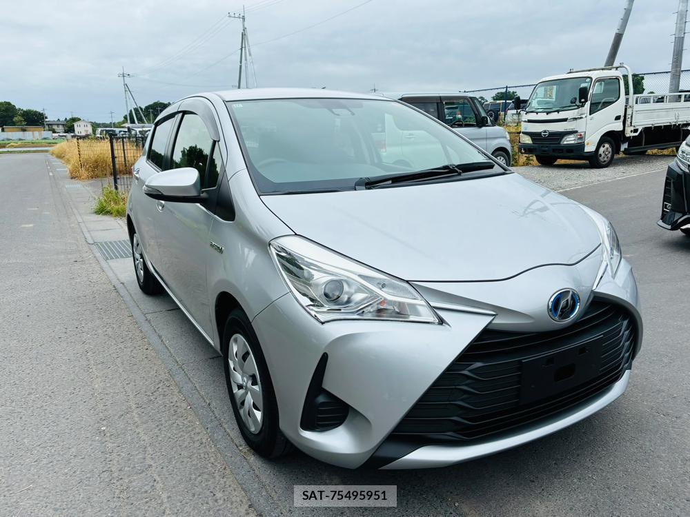 Toyota VITZ HYBRID 2017-11 8252232-6