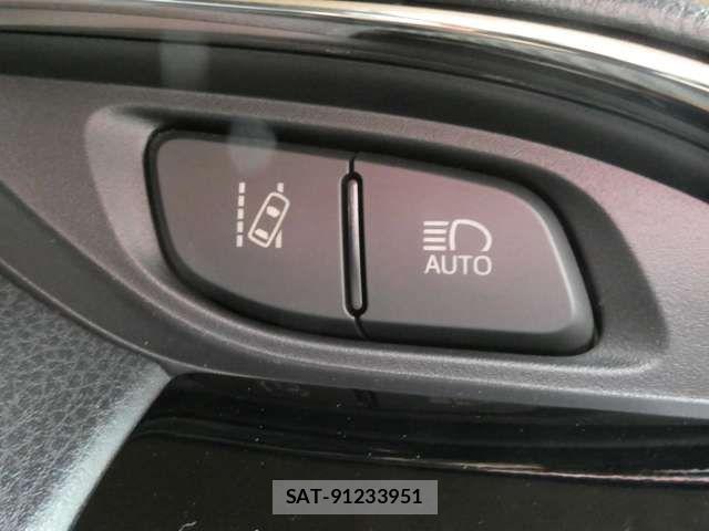 Toyota VITZ HYBRID 2017-12 8317889-5