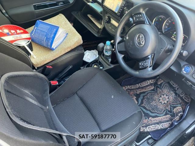 Toyota VITZ HYBRID 2019-03 8317890-12