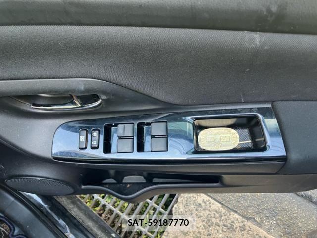 Toyota VITZ HYBRID 2019-03 8317890-13