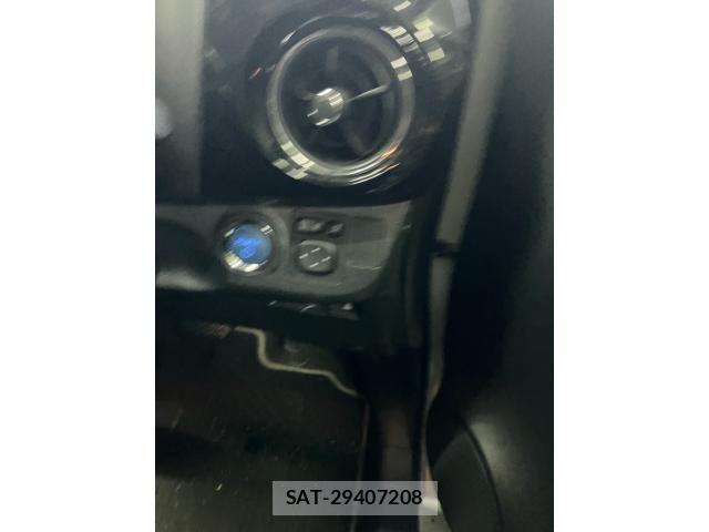 Toyota VITZ HYBRID 2019-02 8338388-15