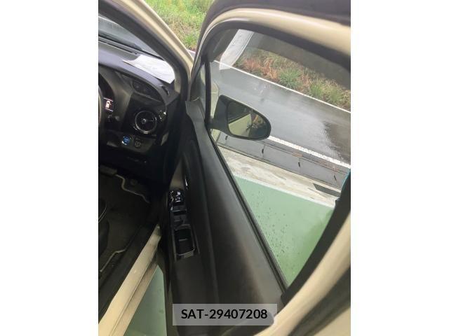 Toyota VITZ HYBRID 2019-02 8338388-17