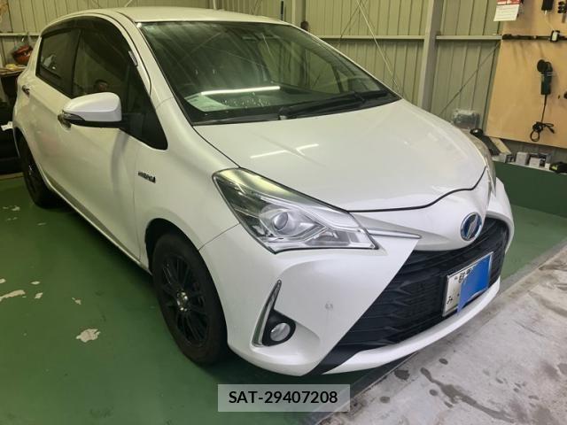 Toyota VITZ HYBRID 2019-02 8338388-1