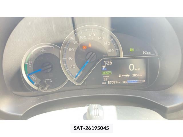 Toyota VITZ HYBRID 2017-10 8338389-13
