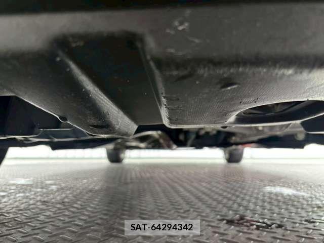 Toyota VITZ HYBRID 2017-07 8369625-15