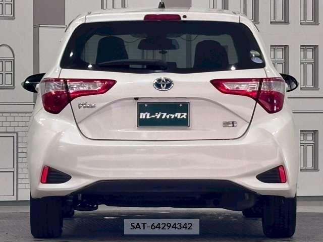 Toyota VITZ HYBRID 2017-07 8369625-7