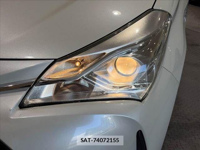 Toyota VITZ HYBRID 2017-12 8369623-11